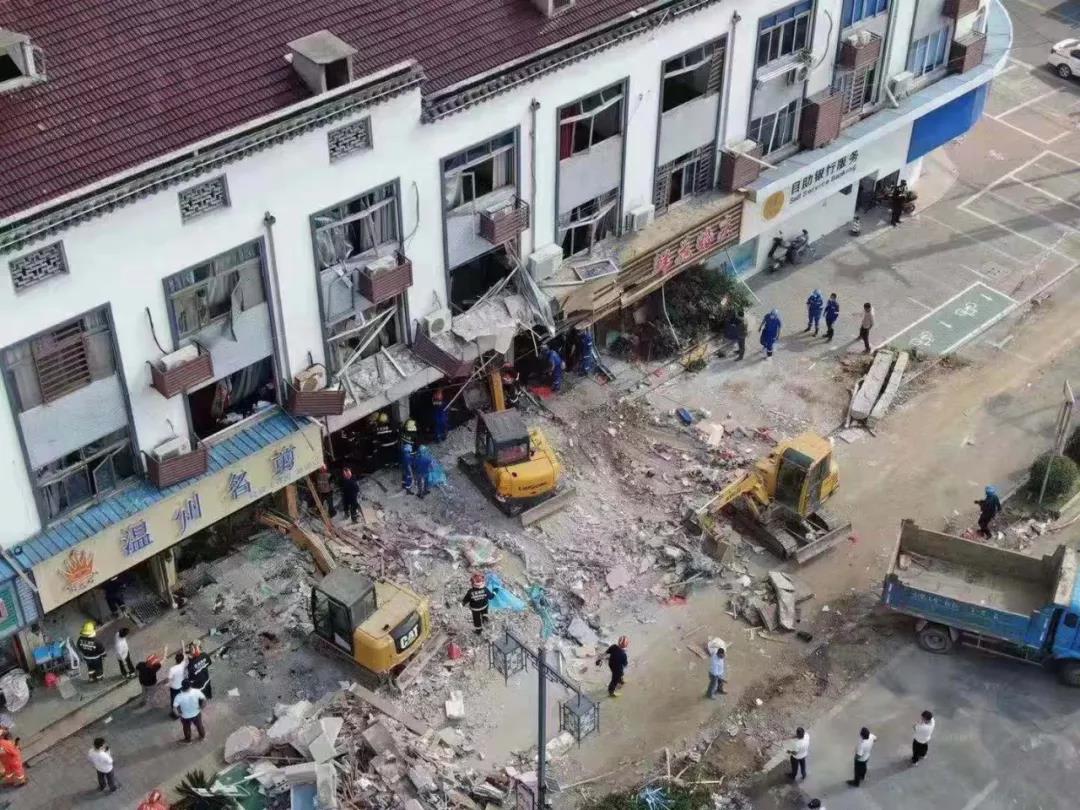 江苏南通某化工厂发生爆炸 人员伤亡不明_网易新闻